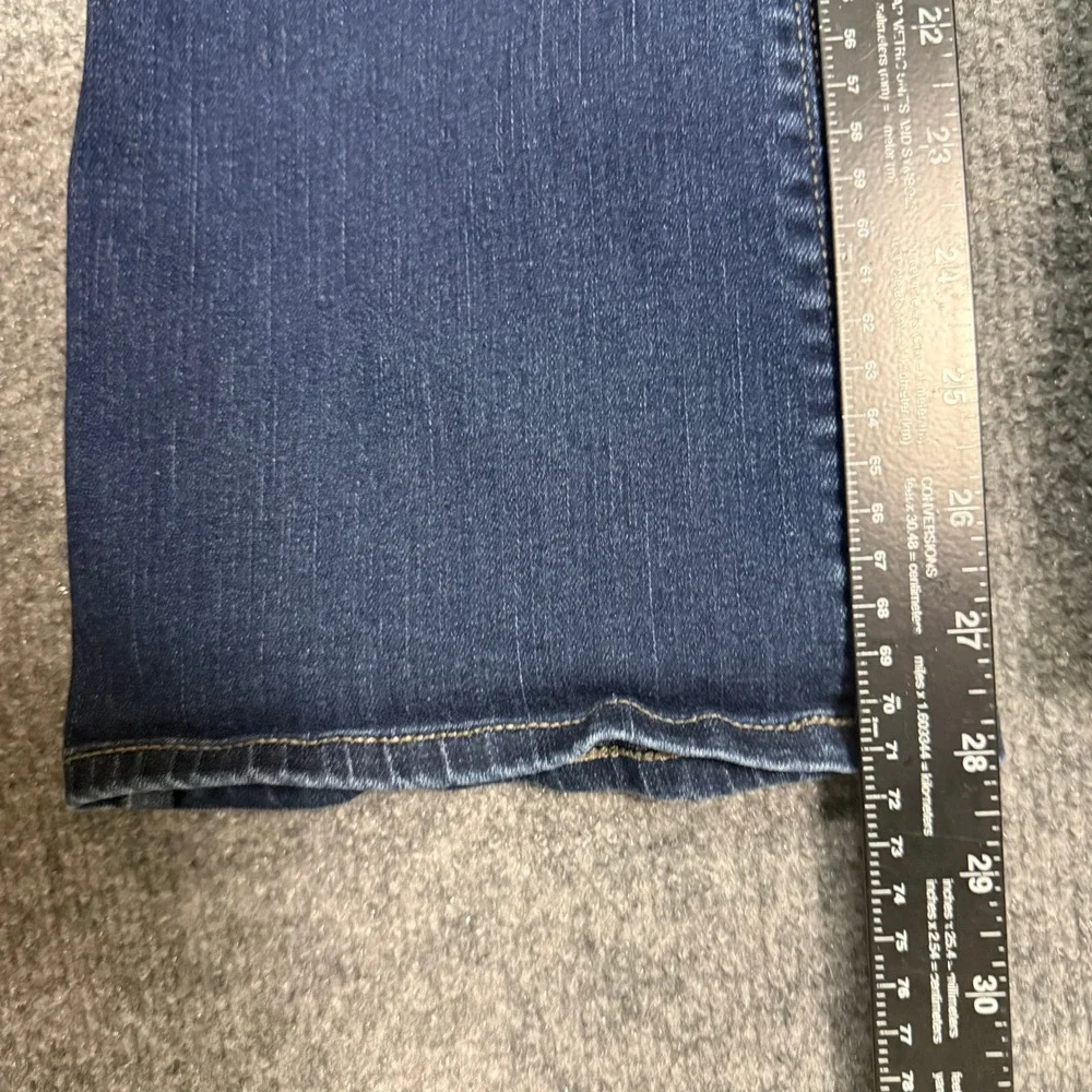 Chicos Jeans 0 Short Womens 4P Blue Platinum Barely Boot Dark Wash Stretch Denim